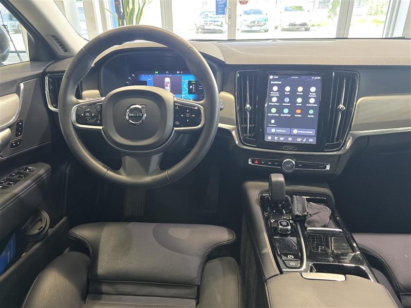 VOLVO V90 2024