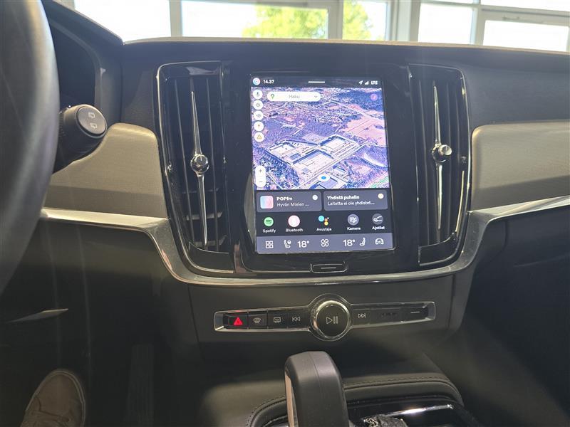 VOLVO V90 2024