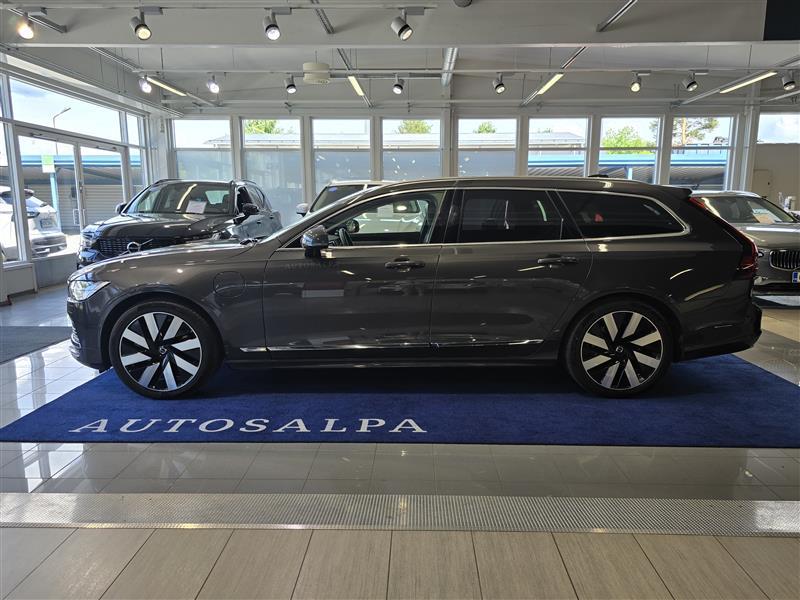 VOLVO V90 2024
