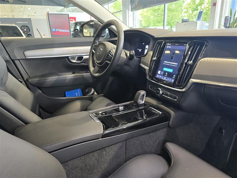 VOLVO V90 2024