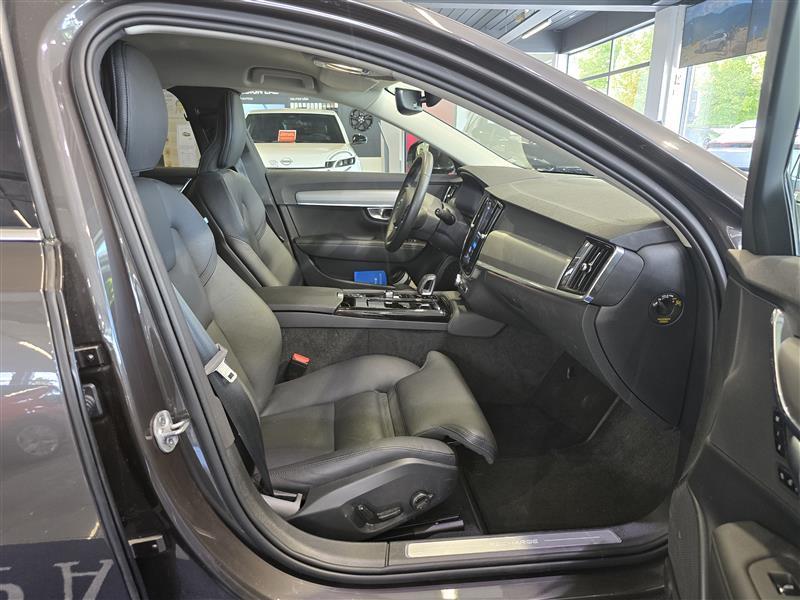 VOLVO V90 2024