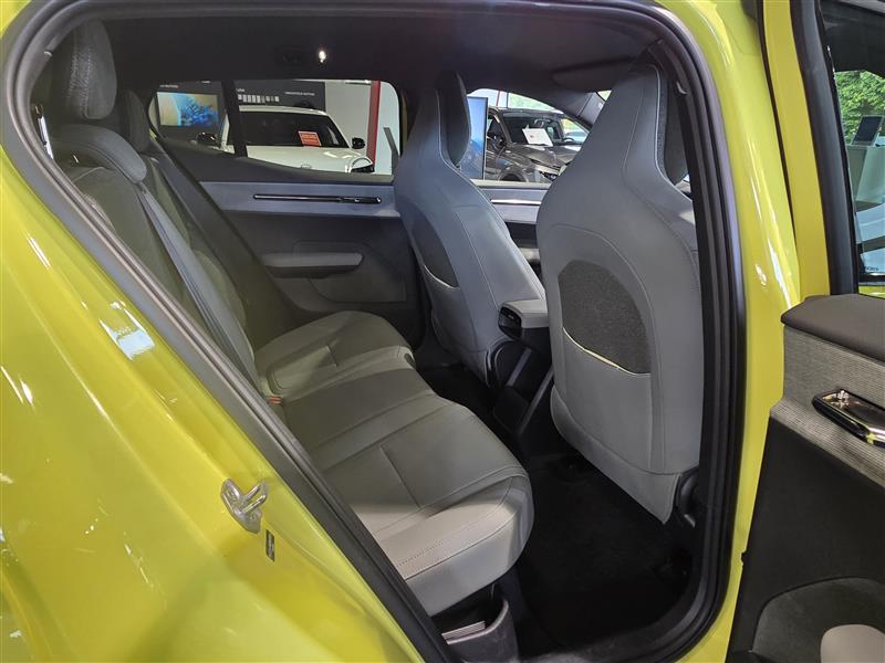 VOLVO EX30 2024