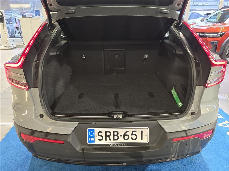 VOLVO C40 2024