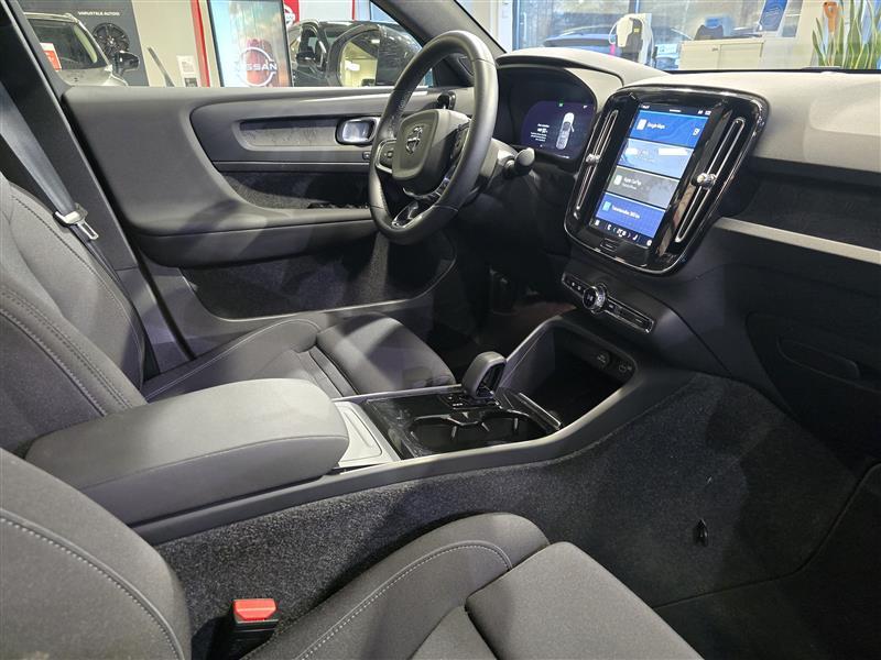 VOLVO C40 2024