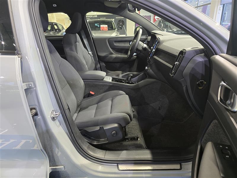 VOLVO C40 2024