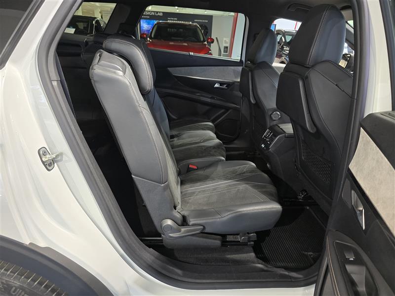 PEUGEOT 5008 2021