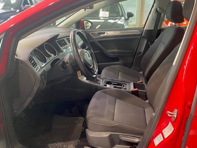 VOLKSWAGEN Golf 2018