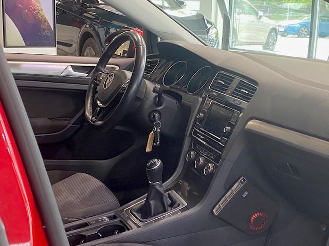 VOLKSWAGEN Golf 2018