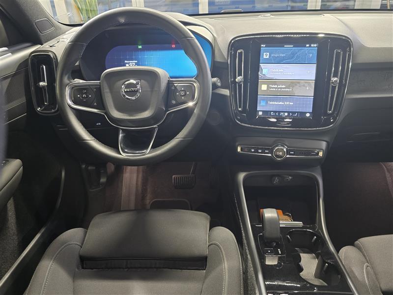 VOLVO XC40 2024
