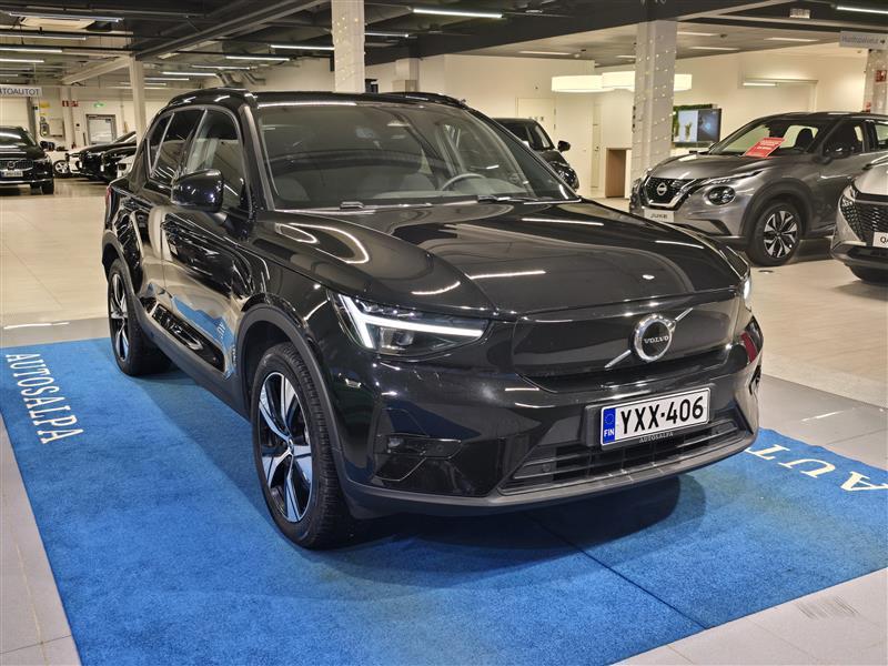 VOLVO XC40 2024