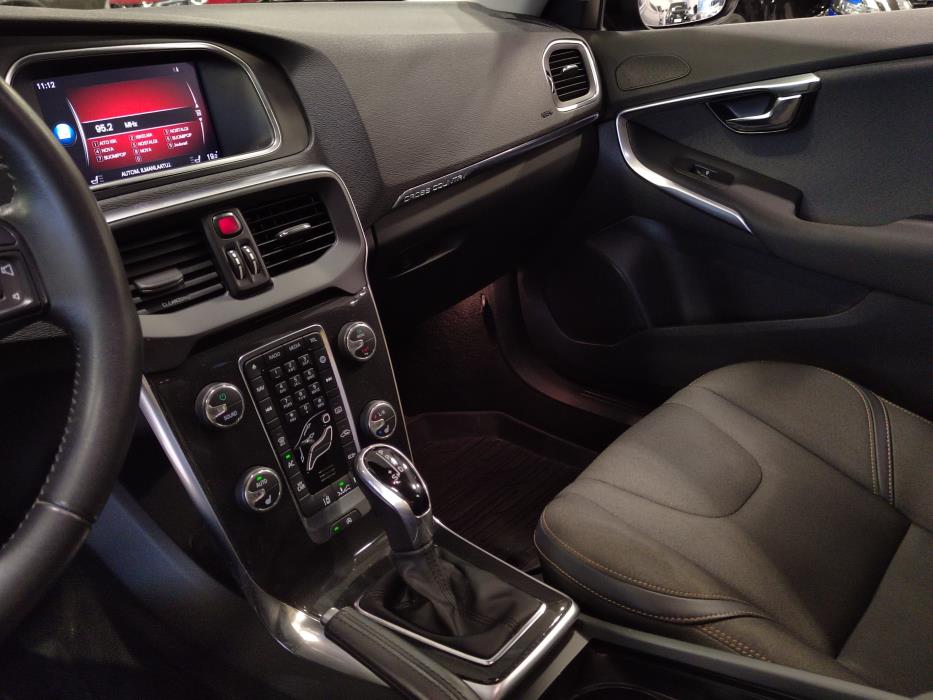 VOLVO V40 Cross Country 2018