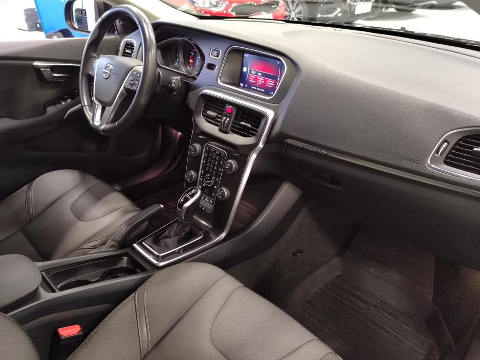 VOLVO V40 Cross Country 2018