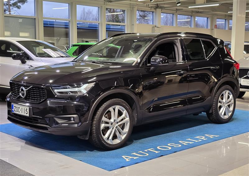 VOLVO XC40 2021