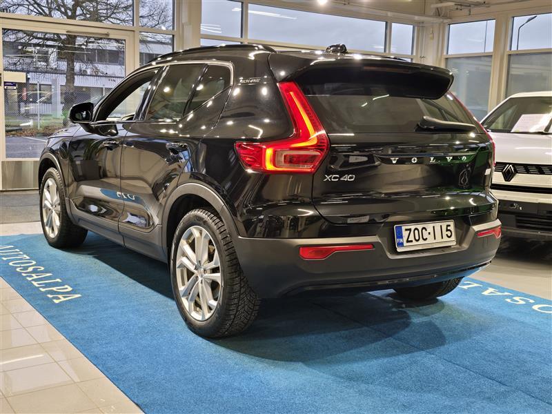 VOLVO XC40 2021