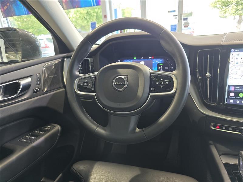 VOLVO XC60 2023