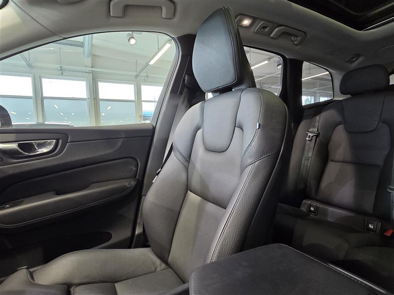 VOLVO XC60 2023
