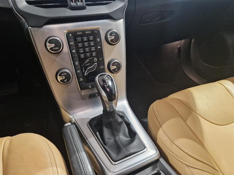 VOLVO V40 Cross Country 2017