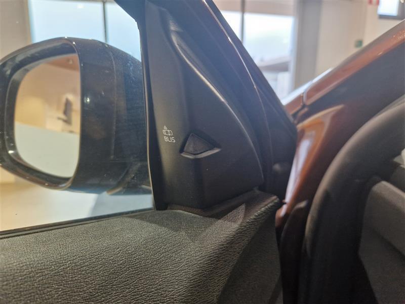 VOLVO V40 Cross Country 2017