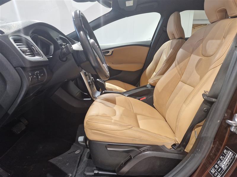 VOLVO V40 Cross Country 2017