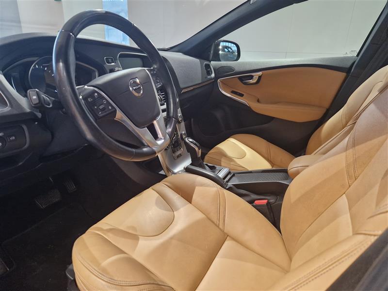 VOLVO V40 Cross Country 2017