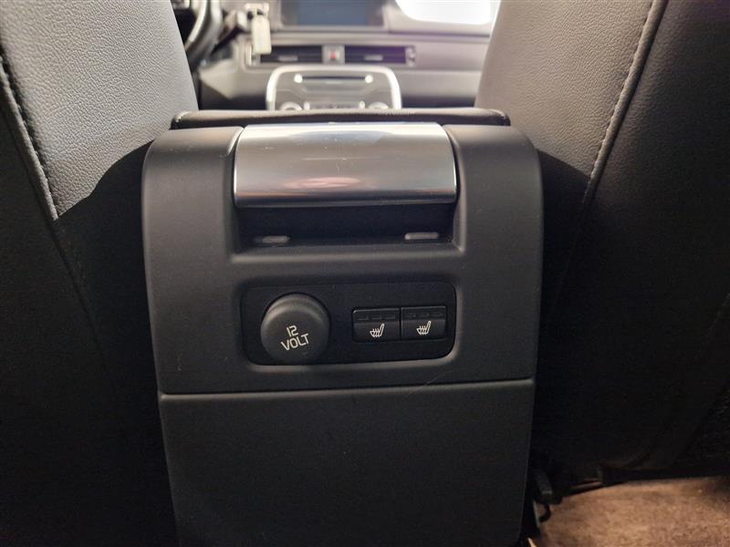 VOLVO XC70 2015