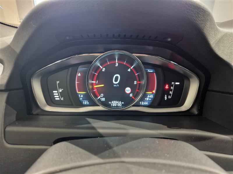 VOLVO XC70 2015