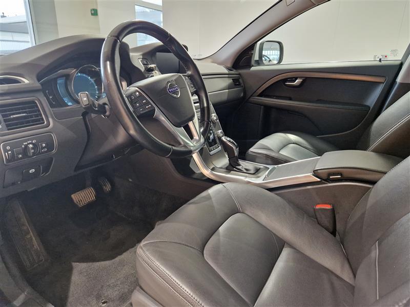 VOLVO XC70 2015