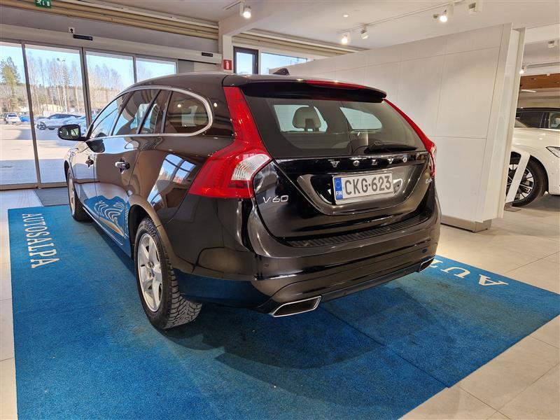 VOLVO V60 2016