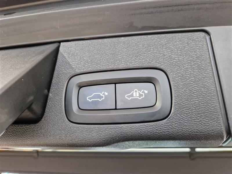 VOLVO XC60 2019