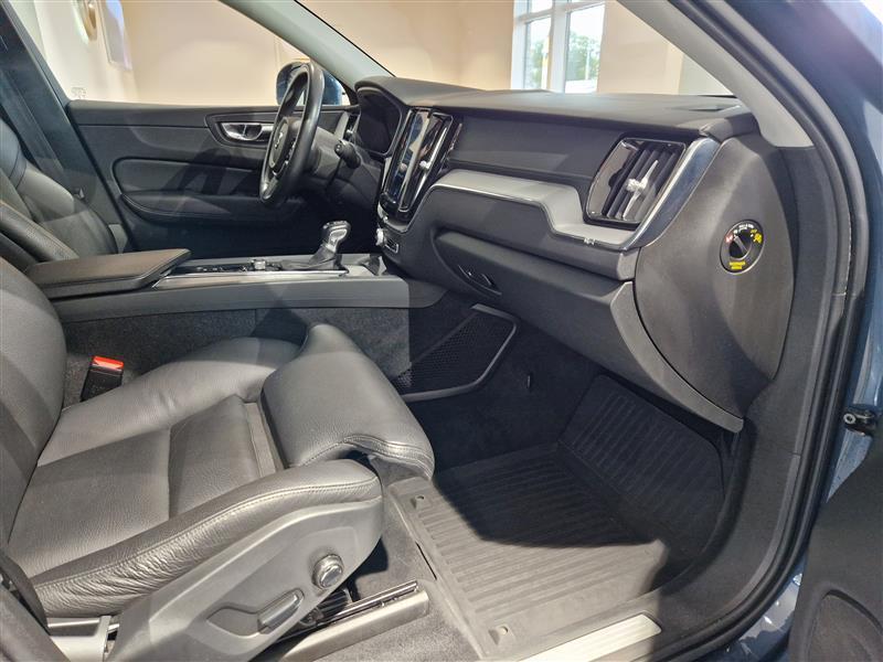 VOLVO XC60 2019
