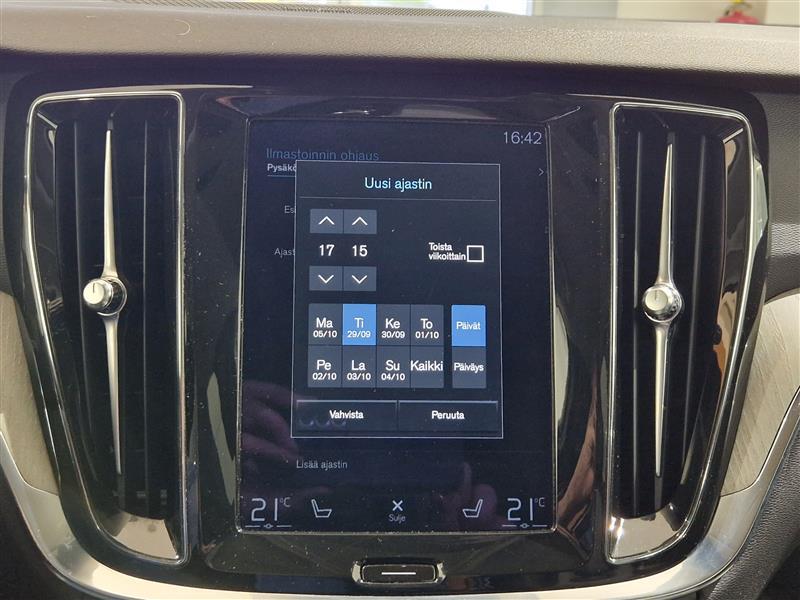 VOLVO V60 Cross Country 2021