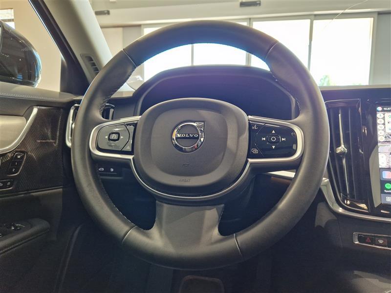 VOLVO V90 2025