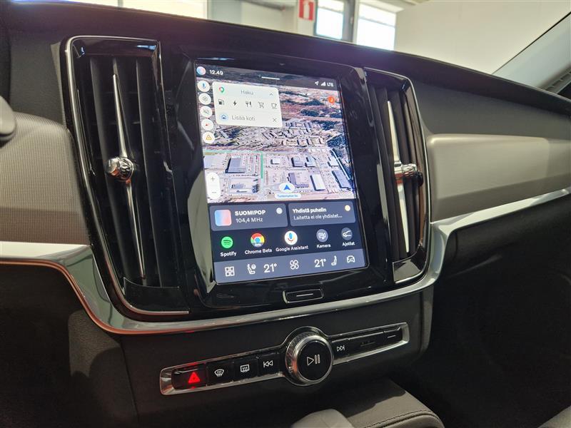 VOLVO V90 2025