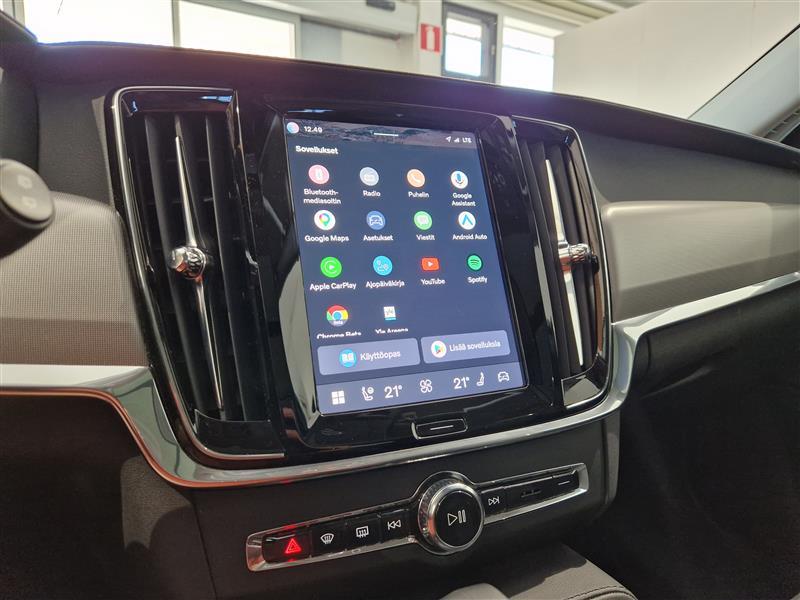 VOLVO V90 2025