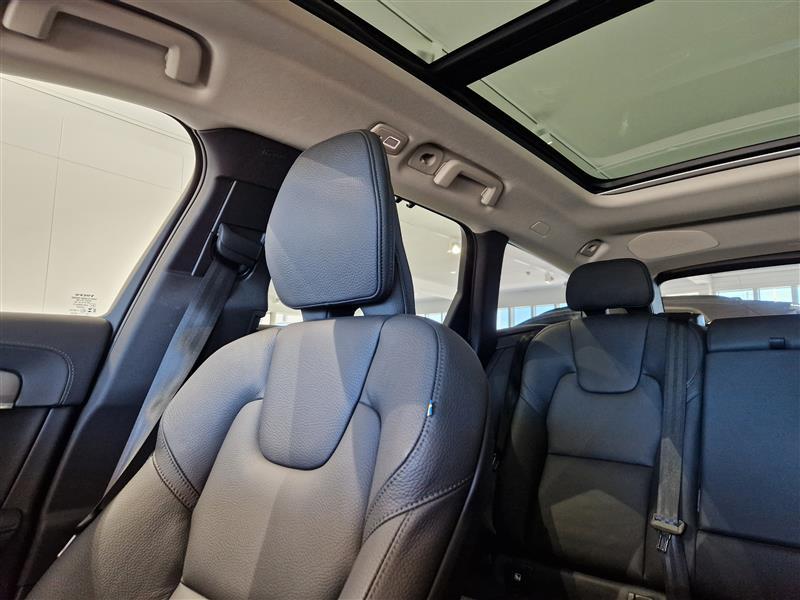 VOLVO V90 2025