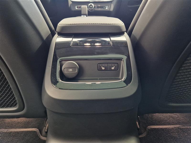 VOLVO V90 2025