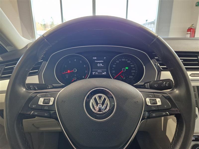 VOLKSWAGEN Passat 2015