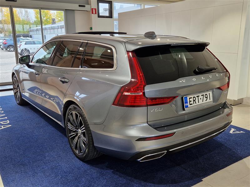 VOLVO V60 2020