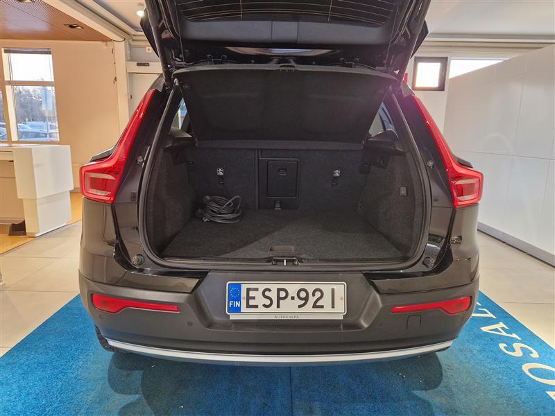 VOLVO XC40 2021