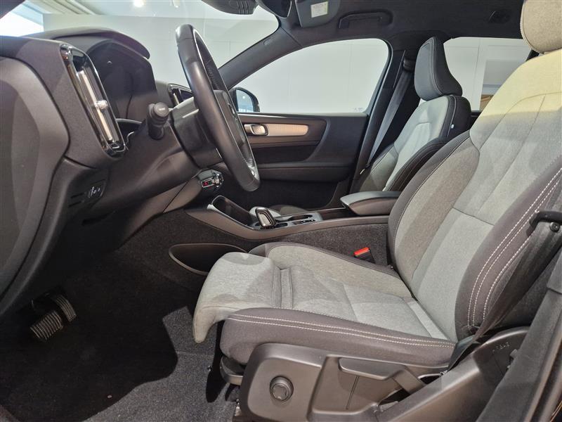 VOLVO XC40 2021