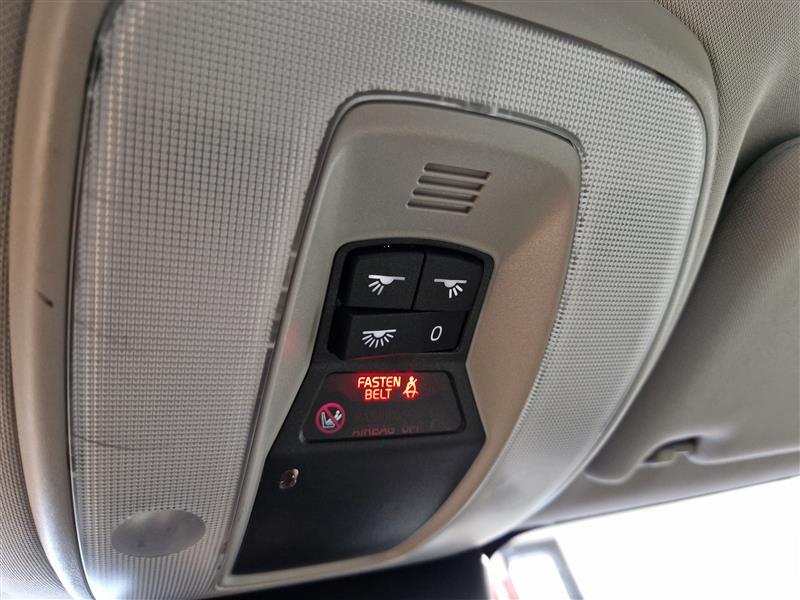 VOLVO V70 2015