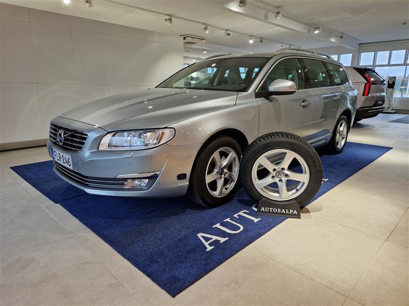 VOLVO V70 2015