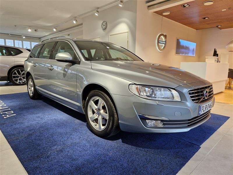 VOLVO V70 2015