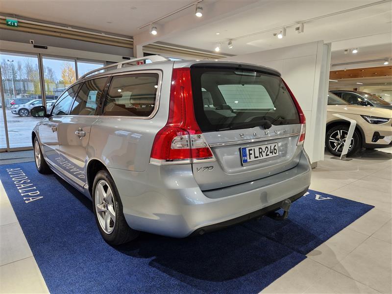 VOLVO V70 2015