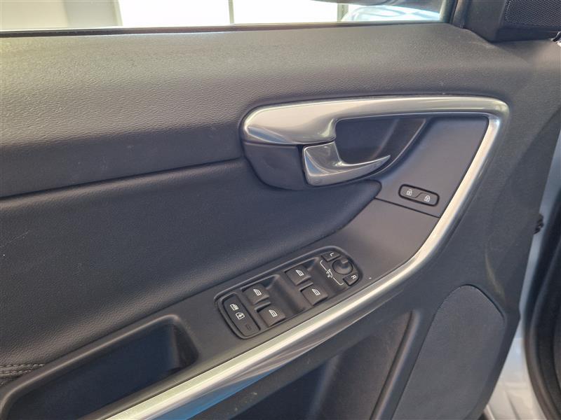 VOLVO XC60 2016