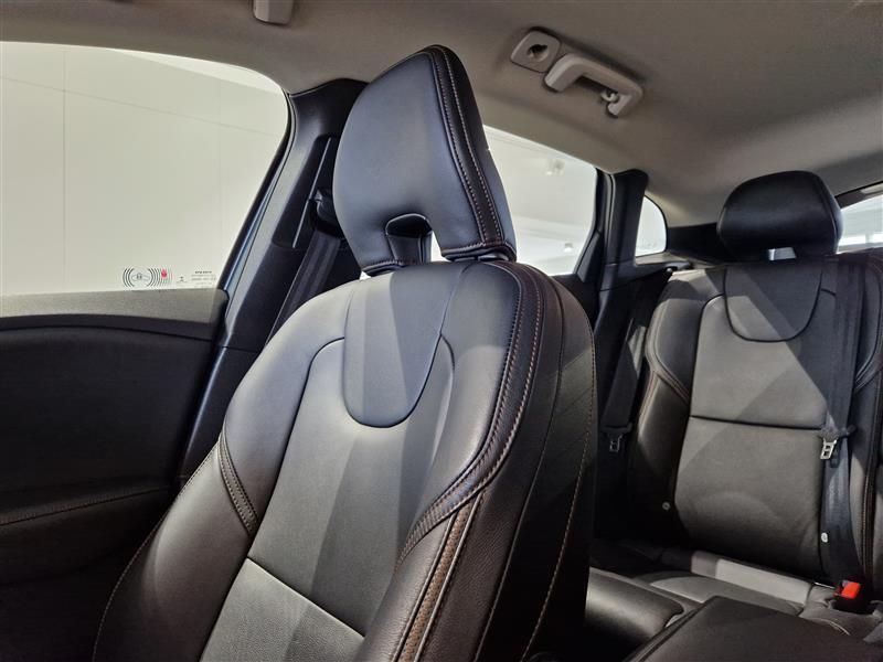 VOLVO V40 Cross Country 2018