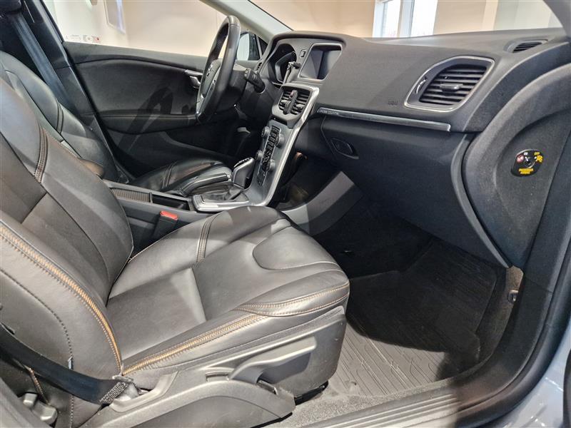 VOLVO V40 Cross Country 2018