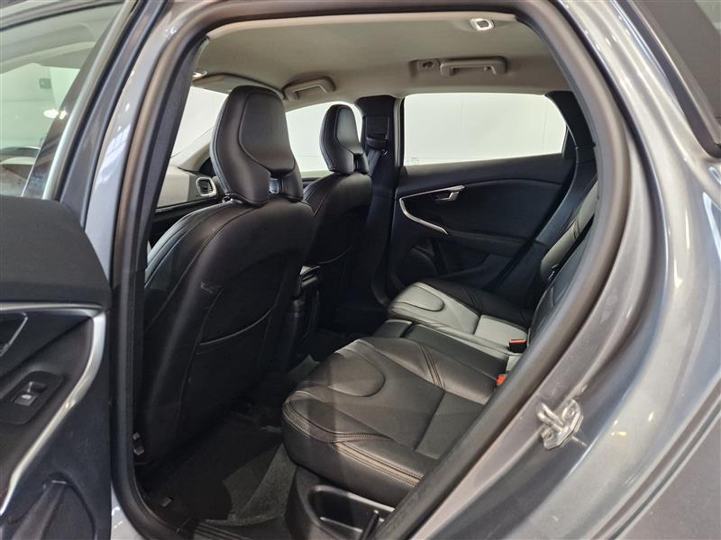 VOLVO V40 Cross Country 2018