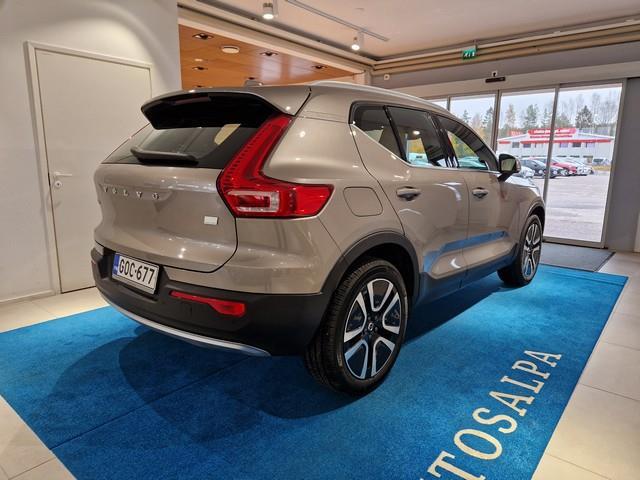 VOLVO XC40 2022