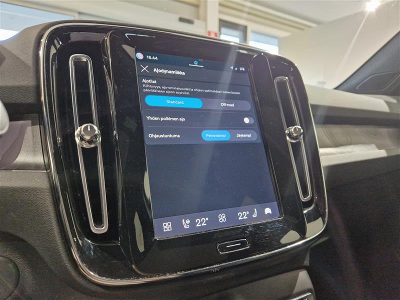 VOLVO C40 2023